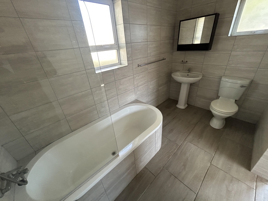 To Let 1 Bedroom Property for Rent in Parklands Western Cape